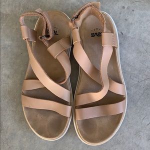 Teva size 6 leather tan sandals